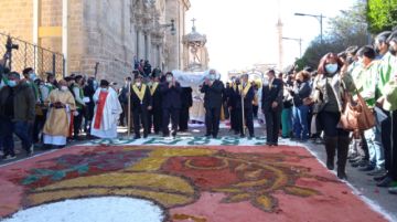 Solemne procesión de Corpus Christi en Potosí.