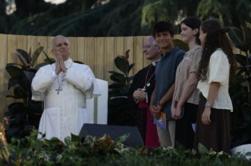 El papa León XIV visita España y pide a los jóvenes sean «la chispa de una humanidad nueva»