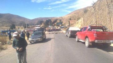 Bloqueos disparan el costo  de viajes por rutas alternas
