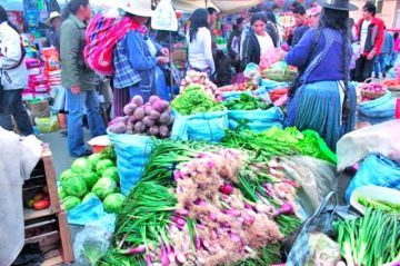 Los alimentos alcanzan precios elevados por los bloqueos de caminos