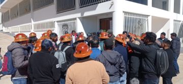 Mineros demandan que gobernador Joaquino interceda para que se superen los bloqueos