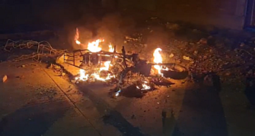 Vinto: Denuncian que bloqueadores agredieron y quemaron motocicletas de jóvenes