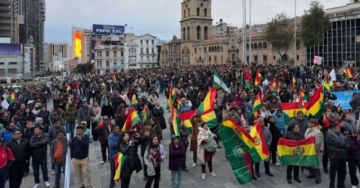 Cabildo en La Paz exige el fin de los bloqueos y pide al Gobierno la aplicación del estado de excepción