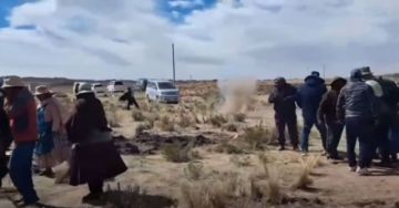 Denuncian que transportistas son usados como rehenes en puntos de bloqueo