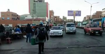 Vuelve el tránsito vehicular en distintas zonas de El Alto, entre ellas Río Seco y Alto Lima