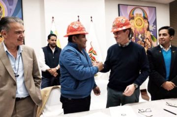 Paz se reúne con fabriles y acuerda agenda para generación de empleos