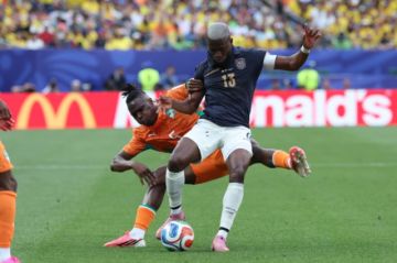 Ecuador empata con Costa de Marfil al descanso