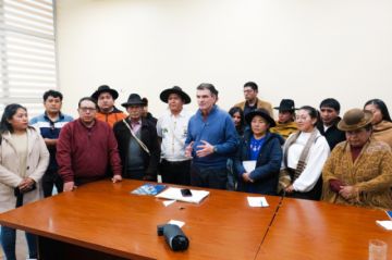 Rodrigo Paz mantuvo un diálogo con organizaciones de Tupac Katari y Bartolinas Sisa de Caranavi 