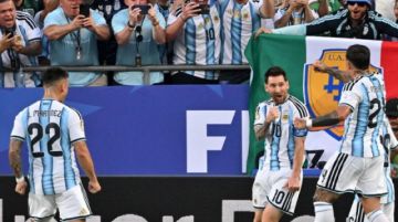 Exhibición de Messi y goleada de Argentina ante Argelia