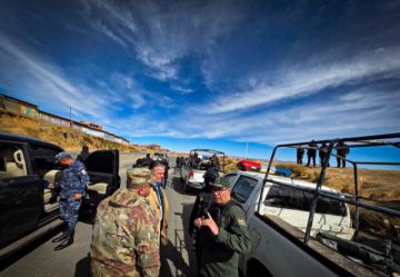  El ministro Ernesto Justiniano informó que se normaliza el tránsito en la carretera La Paz – Oruro