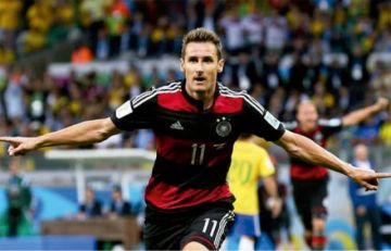 Klose felicita a Leo Messi