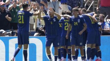 Bosnia vence a Catar y mantiene vivo el sueño de la clasificación