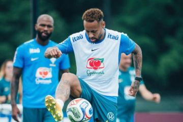 Ancelotti deja a Neymar en el banco 