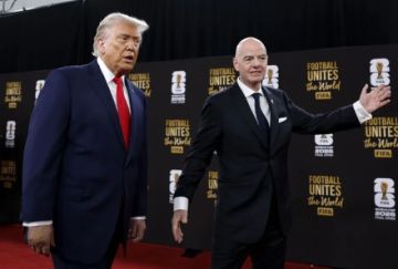 Trump dice que el propio Infantino le pidió que entregara el trofeo al ganador del Mundial