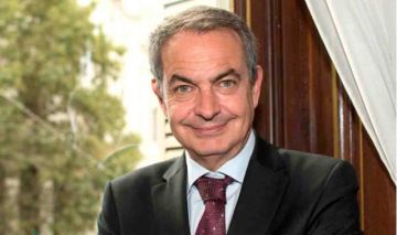 Denuncian a Zapatero, Arce y 10 personas más