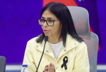 Delcy Rodríguez anuncia una alianza internacional para recuperar el principal aeropuerto de Venezuela
