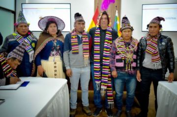 Acuerdan impulsar la construcción de tres escuelas para la región de Tinguipaya