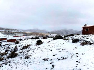 La nevada alcanzó una altura de 5 a 7 centímetros.