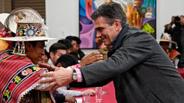 Presidente Paz se reúne con aullos del norte de Potosí