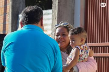 Familia Venezolana con el personal