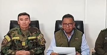 Ministro Oviedo afirma que hallazgo de armamento en Viru Viru llegó desde EEUU
