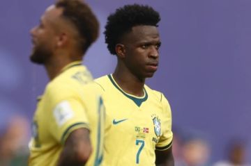 Vinícius se dice frustrado y pide perdón por la actuación de Brasil en el Mundial