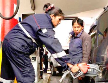 El precio de los carburantes se congela por 6 meses más