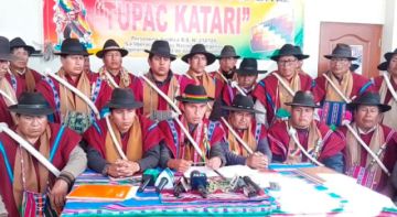 Campesinos de Túpac Katari evalúan dejar la COB