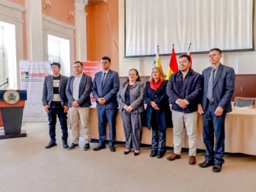 Gobierno entrega 174 ítems de salud a Chuquisaca