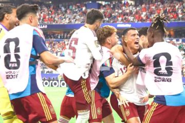 España sorprende a Francia y es finalista