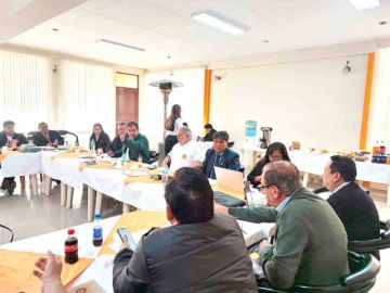 Médicos demandan cumplir con institucionalización