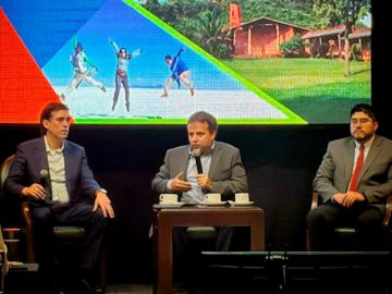 Ministro Zamora plantea una agenda enfocada en el turismo