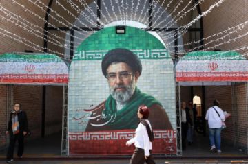 El líder supremo de Irán acusa a EEUU de violar el memorando de entendimiento