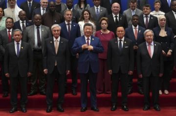 China lanza una organización internacional de gobernanza de la IA con 29 países