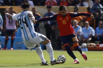 Álex Baena se convierte en el primer jugador en ganar Eurocopa, Juegos Olímpicos y Mundial de forma consecutiva