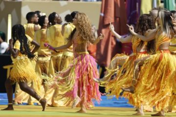 Por segunda ocasión Shakira canta en el mundial y España termina campeón