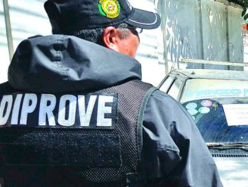 Policía realiza operativos para  frenar ingreso de autos chutos
