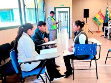 Entrevistan a postulantes para el hospital Natalini