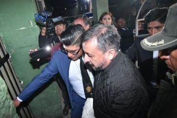 Exministro Medinaceli ingresa a celdas policiales tras declarar en la Fiscalía