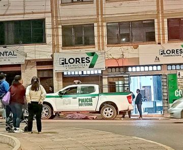 Una adulta mayor muere al caer del piso 4, en su casa