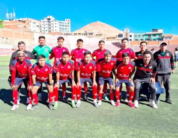 El plantel de 10 de Noviembre Wilstermann Cooperativas.        