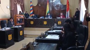 Concejo Municipal completa el quórum con la incorporación de Victor Mendoza