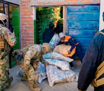 Oruro: Aduana Nacional decomisa siete toneladas de prendería usada de contrabando