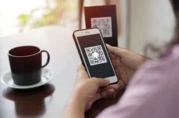 Policía Boliviana alerta a la ciudadanía sobre cibercrimen a través de Qr, aplicaciones y links