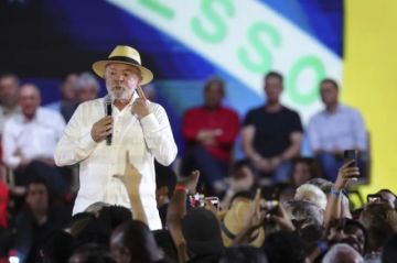Brasil: Lula promete invertir más en defensa al lanzar su candidatura
