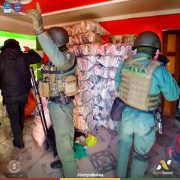 Aduana Nacional decomisa siete toneladas de prendería usada de contrabando en operativo realizado en Oruro