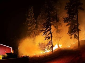 EEUU: Más de 65.000 evacuados y 700 casas arrasadas por los incendios 