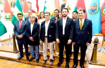 Paz y gobernadores firman acuerdo para la aplicación gradual del 50/50 