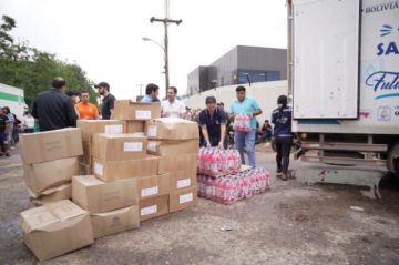 Gobierno entrega insumos para bomberos y afectados en la feria Barrio Lindo