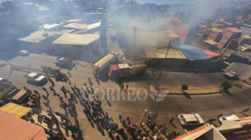 Sucre: Controlan incendio en Villa Armonía y calculan un daño del 95% de una barraca